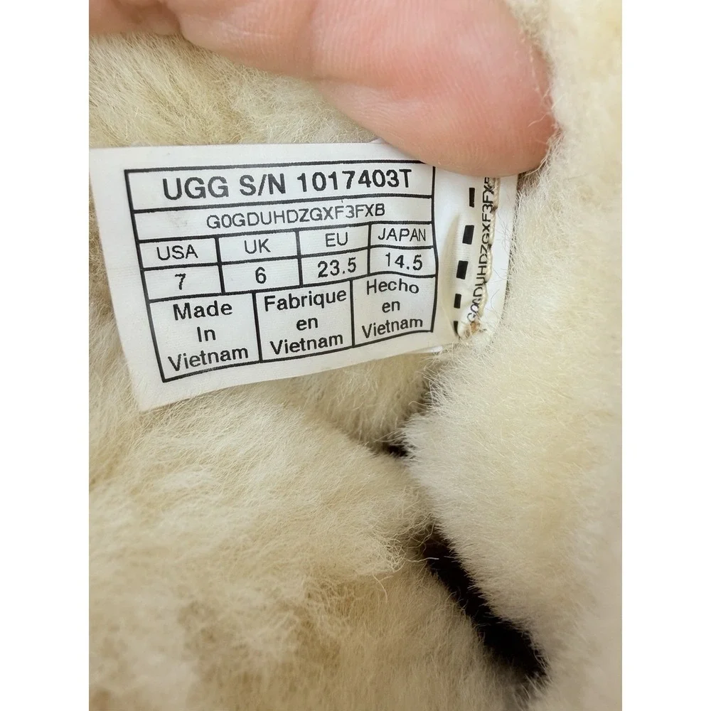 UGG‎ Gita Mini Pom Pom Boots Toddler Girls 7T Chestnut Suede 1017403T